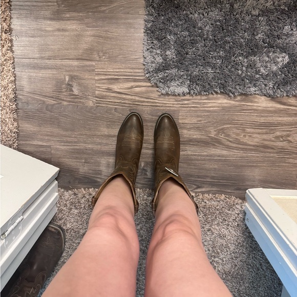 Ariat Cowgirl Boots - Picture 1 of 5